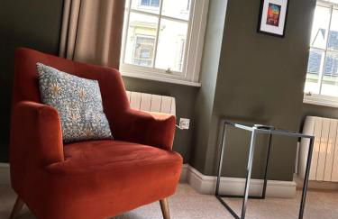 The Linen Loft - 2 Bed Apartment - Central Town Location - Area of Outstanding Natural Beauty - Foto 2