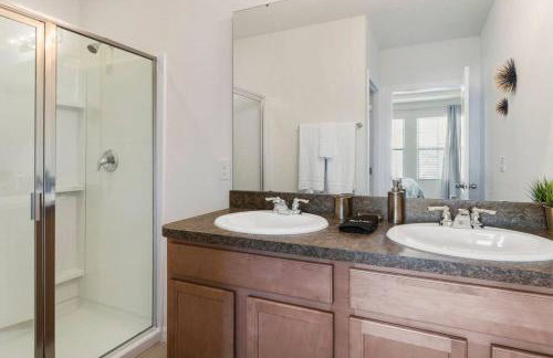 Amazing 4 beds with private pool near Disney - Foto 46