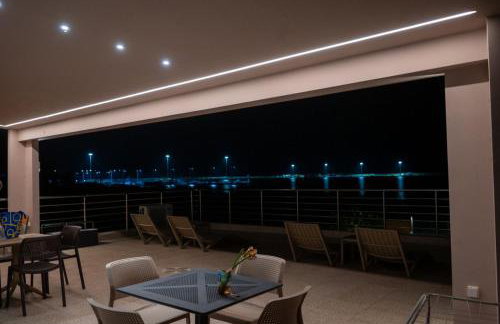 TSABAS BEACH SIDE APARTMENTS ΤΣΑΜΠΑΣ Παραλιακά διαμερίσματα 3 - Foto 1