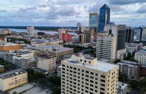 Luxe Skyrise Condo Downtown Jax - Foto 22