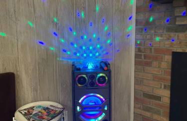 Modern Home near Lake w HotTub, Game Room, Fireplace - Foto 14