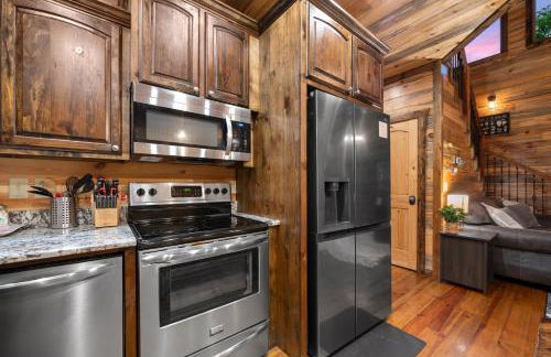 King Suite! Hot Tub, Arcade Games, L2 EV, Fire Pit, Kids Playset, Ping Pong, Dog Friendly - Foto 23