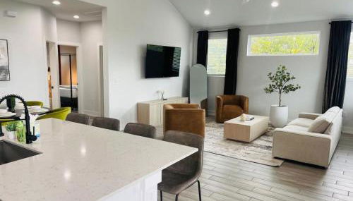 Luxury Combined Homes - Downtown Access - Balcony - Foto 2