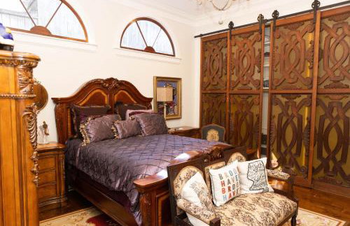 The Dollhouse - 3 Bed, 2 Bath, Walk to Downtown - Foto 27