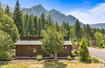 Mountain-View Retreat with Hot Tub & Waterfalls - Foto 63