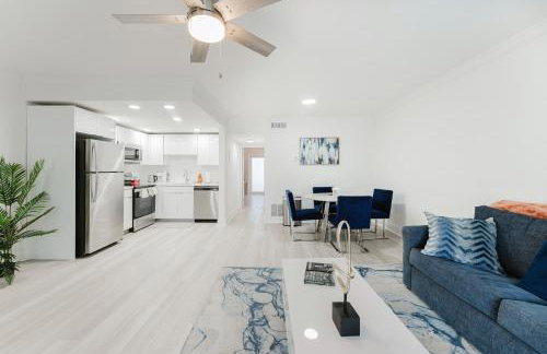 Waterfront Retreat Views, Pool, Hot Tub, Gym Walk to Beach & Boca Resort! - Photo 41