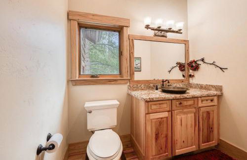 Truckee Timbers at Gray's Crossing by Tahoe Getaways - 4BR w Hot Tub, Ping Pong & EV - Foto 10