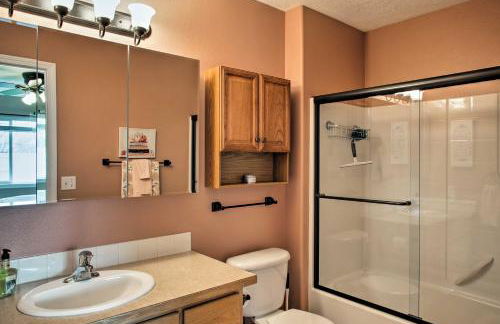 Cozy Getaway with Yard and Patio 4 Mi to Hayden Lake! - Foto 13