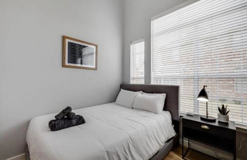 Stylish Spacious Convenient - 6-BD 2 5-BA + Pool - Foto 41