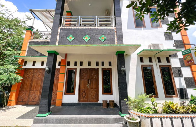 Homestay Jogja Jakal 3 Dekat UGM by Simply Homy - Foto 1