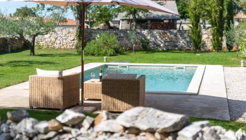 Beautiful restored farmhouse with private pool and gardens - Foto 3