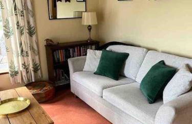 A spacious hidden gem with hot tub, lovely garden & views - Foto 9