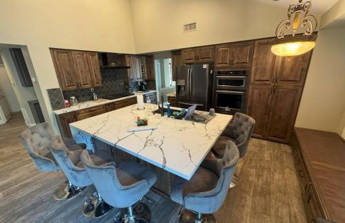 Riverside Views & Pool Retreat - Foto 62