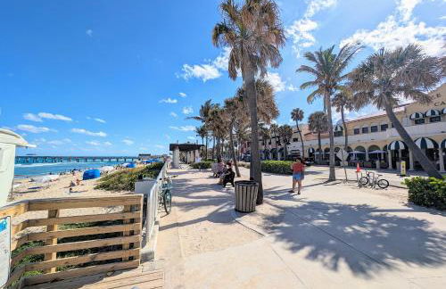 Coastal Harbor, King Bed, Pickleball Gear, Golf set, BBQ- 1 dollar rides to Beach, by Maven Vacation Rentals - Foto 42