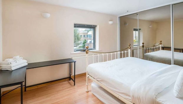 Bright 2 Bed 2 Bath apt Near Canary Wharf - Foto 3, Habitación