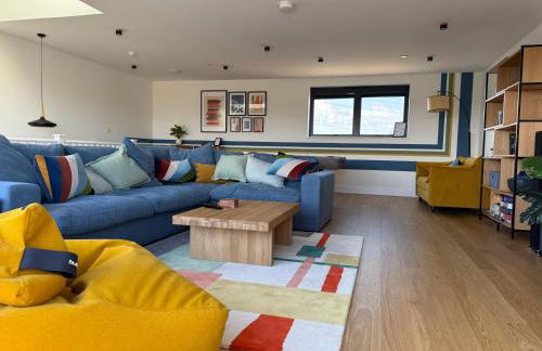 Still Waters - Luxury Lakeside Retreat with Hot Tub - Photo 66