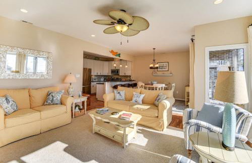Walk to Beach: Home w/ Pool Access in White Stone - Photo 5