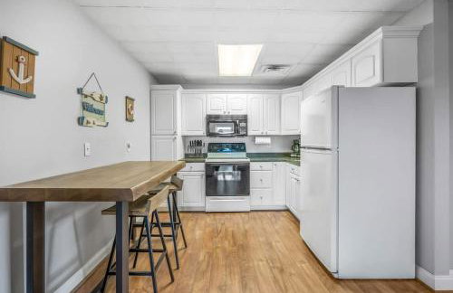 DockTales - Panoramic Views & Private Dock - Foto 35