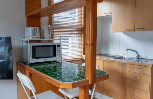 Studio apartment next to Highgate tube station - Photo 9