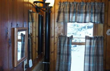 The Crystalaire Cabin - Charming and Relaxing! - Photo 44