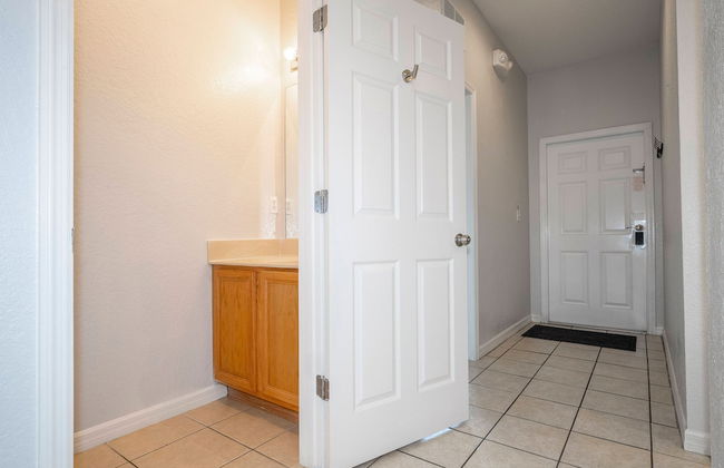 Cozy 4BR Regal Oaks w hot tub - Foto 24