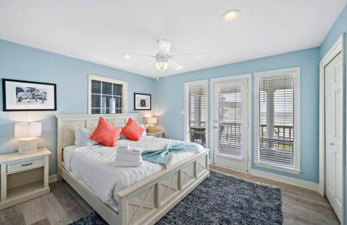 Huge beach house with great views, steps from sand - Foto 26