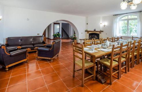 5 Bedroom Beautiful Home In Giove - Foto 17