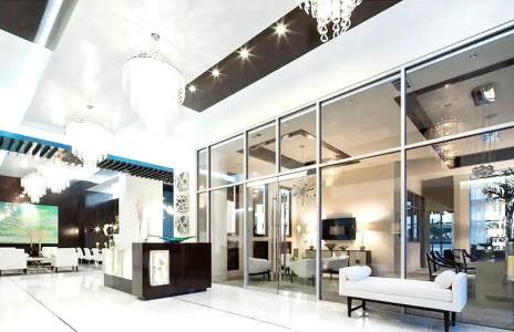 Skyline Retreat Penthouse, Top Floor, Year round Pool, City View! - Foto 57