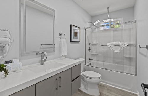 Charlotte Retreat: Luxury 4BR Heaven - Foto 65