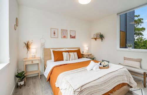 Perch - Urban Reflection 18 - Photo 18