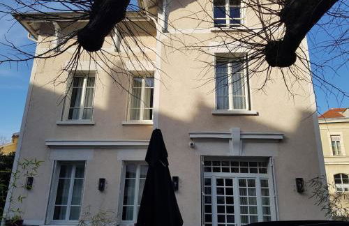 Lyon 4e Croix Rousse Maison complète Jardin - Foto 1