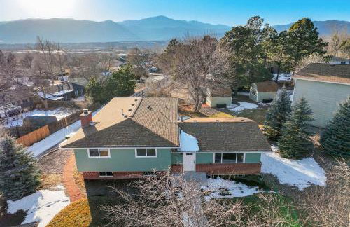 Crestpoint Court Family Multi-Level Near UCCS & BBQ - Foto 78