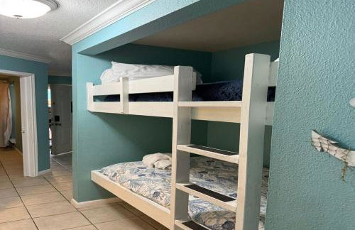 Ocean Views - Heated Pool - Hot Tub - Corner Unit - steps to beach - SS 29 - Foto 4