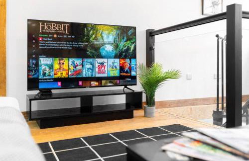 Spacious Loft Style Apartment - Near City Centre - Smart TV- WIFI - Parking - 3NT - Foto 9