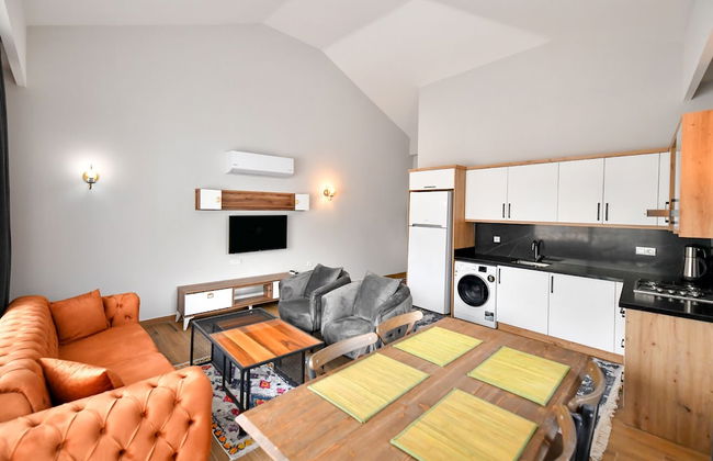 Red Moon Suites - Photo 10