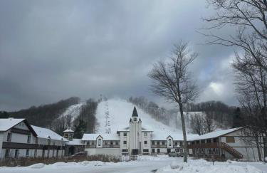 Cozy A-FrameKing BedSkiFire PitSchuss - Foto 3