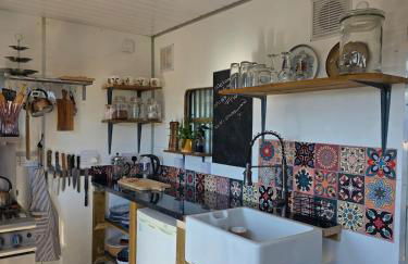 Miss Francis Horse Wagon Sleeps up to 5 - Foto 30