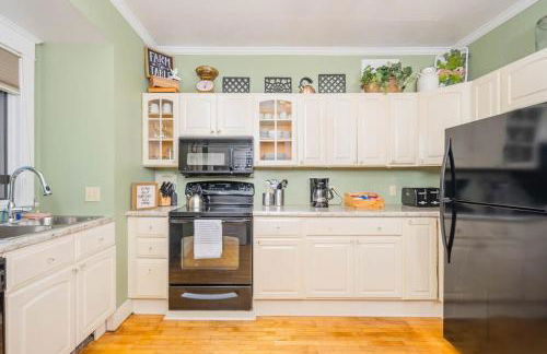 Spacious Downtown Character Home - 4 bedroom 3 bath Lawrence University College Ave - Photo 3