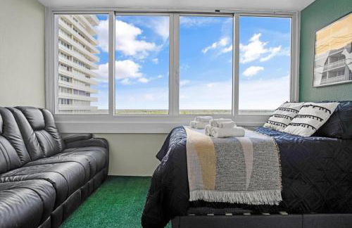 Relaxing Beach Escape - Oceanfront Pool and Tiki - Foto 8