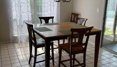 Spacious Cabin Retreat - Sleeps 12 -1hr from STL - Foto 5