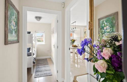 Radiant Retreat Ideal for LegoLand, Windsor, & LHR - Foto 34