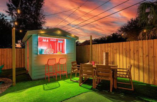 Private Pool 6 MI to Clearwater Beach Fire Pit Game Room - Photo 12