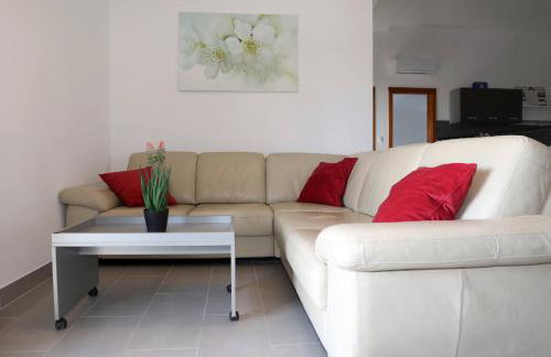 Apolo Apartments - Pool & Garden Retreat - Foto 32