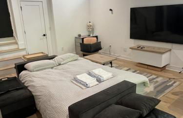 4BR Urban Oasis with Rooftop and Jacuzzi - Foto 37