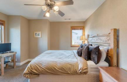 Luxe All-season Retreat by Avantstay Prime Location, Near Skiing - Foto 57