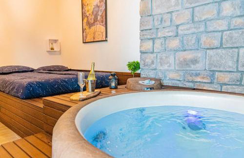 Jacuzzi - Flexible SelfCheckIns 20 - Zagreb - Luxury - Garage - Smart - Brand New - Apartments Repinc - Foto 7