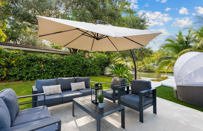 Peaceful 3BD Family House With Pool - Photo 29