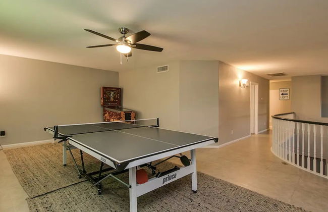 Massive 5 Bdrm Getaway W/pool, Hot Tub, Game Room! - Photo 49