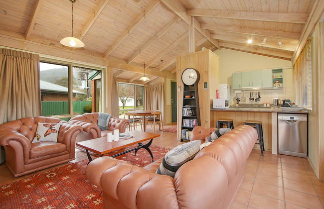 R & R in Bright - Short walk to town - Foto 7