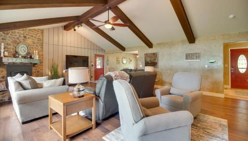 On-Site Lake Access Group Getaway in Afton - Foto 5